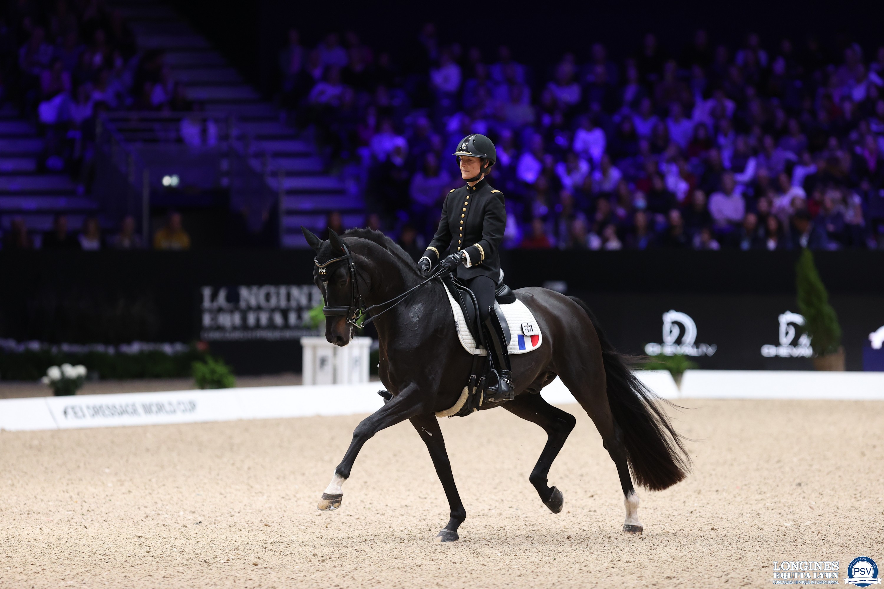 Pauline Basquin allonge son trot lors de sa reprise de dressage